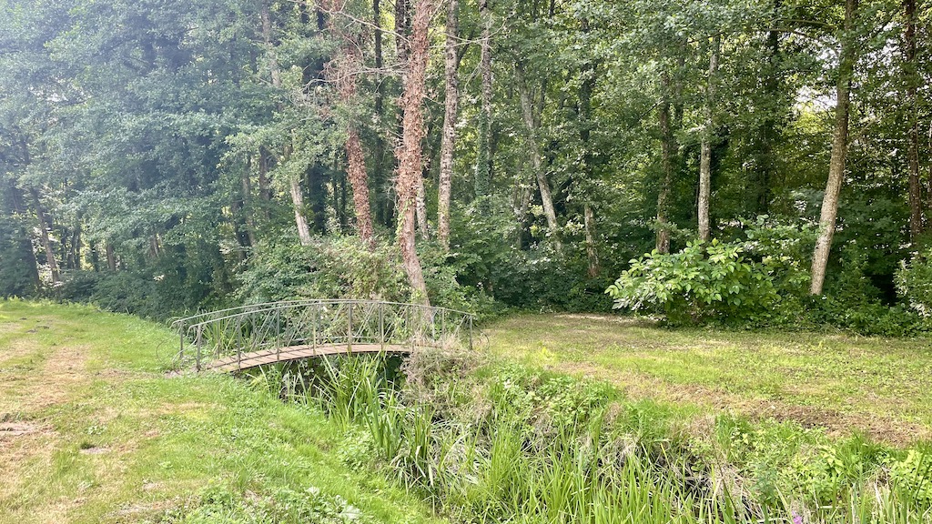 フランスの庭、小川