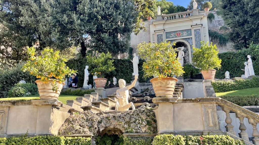 コロンナ庭園 ニンフェウム